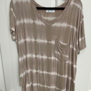 Grace and lace perfect pocket vneck tee